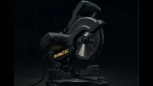 एल्यूमिनियम काटने की मशीन