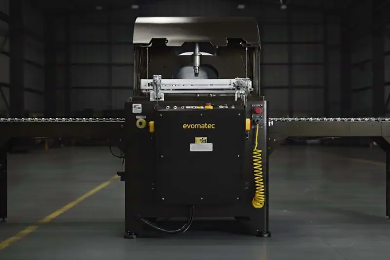 SERRA DE ESQUADRIA DE PRECISÃO AUTOMÁTICA DE CORTE ASCENDENTE PARA PERFIS DE MADEIRA EVOM IIH 600